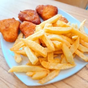 nuggets de pollo menu infantil en migliore cafe